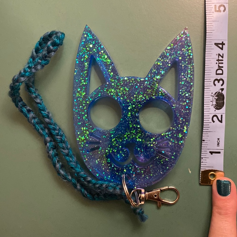 Blue and pink resin cat self-defense keychain